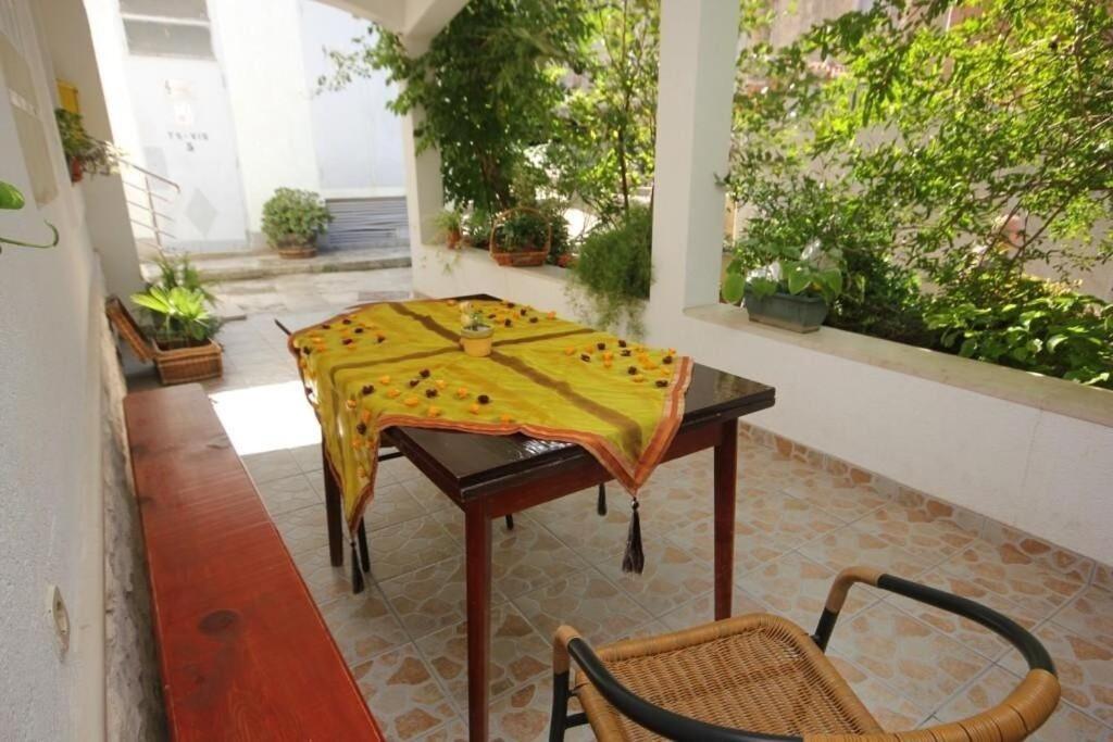 Apartments Zoki - Great Location Close To The Sea Vis Exterior photo