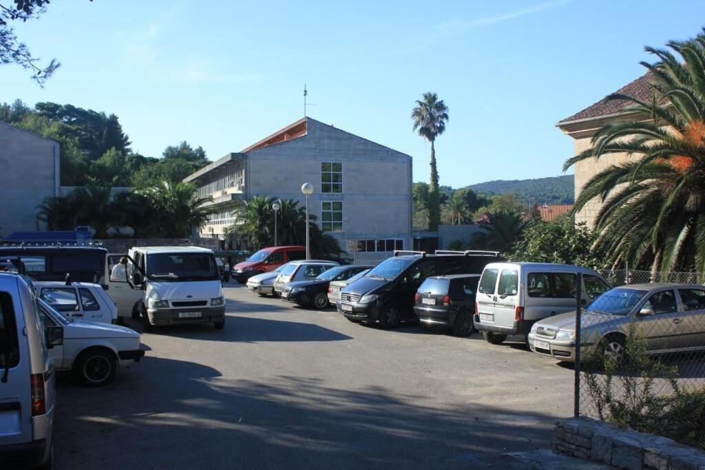 Apartments Zoki - Great Location Close To The Sea Vis Exterior photo